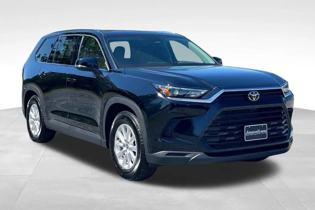 2025 Toyota Grand Highlander XLE photo 1