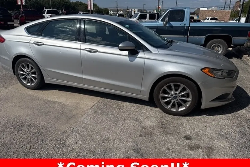 2017 Ford Fusion SE photo 1