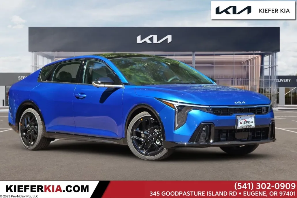 2025 Kia K4 GT-Line Turbo photo 1