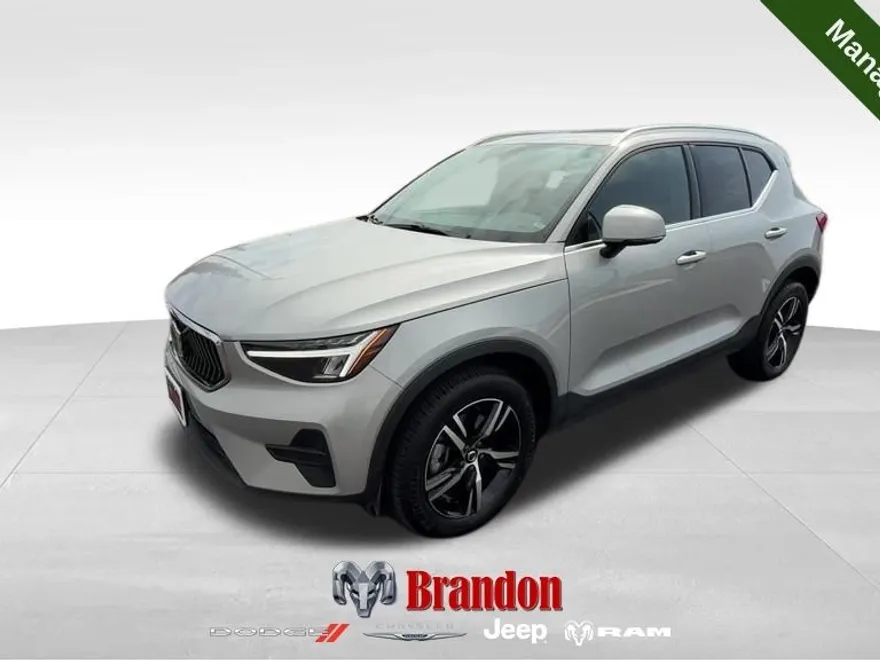 2025 Volvo XC40 Core photo 1