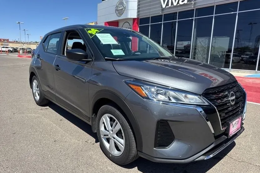 2024 Nissan Kicks S photo 1