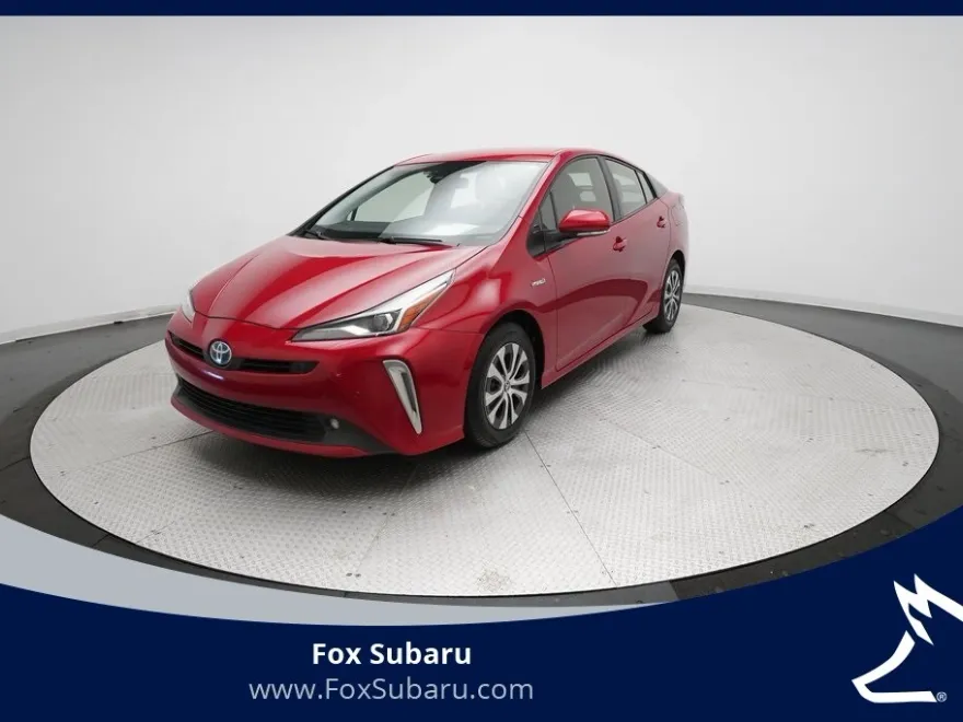2021 Toyota Prius LE photo 1