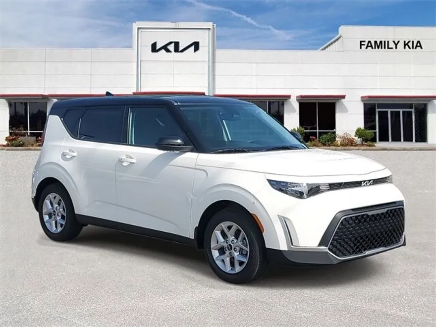 2025 Kia Soul S photo 1