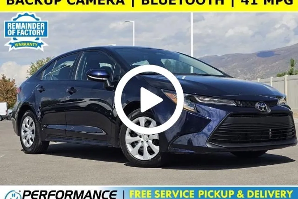2023 Toyota Corolla LE photo 1