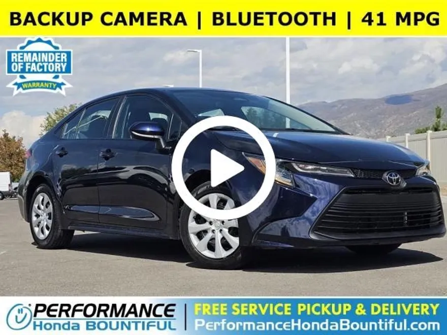 2023 Toyota Corolla LE photo 1