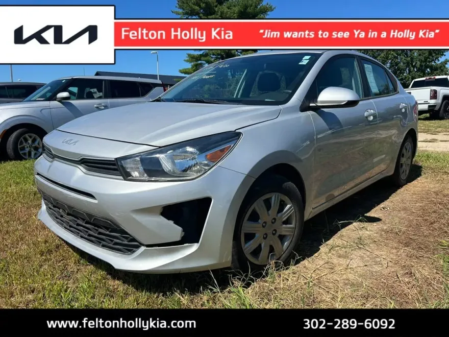 2022 Kia Rio LX photo 1
