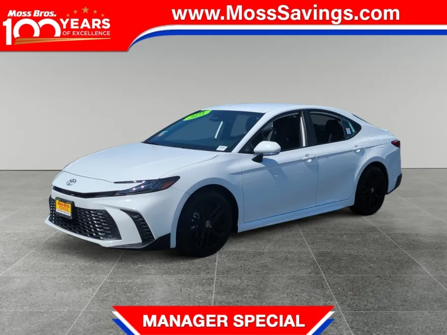 2025 Toyota Camry SE photo 1