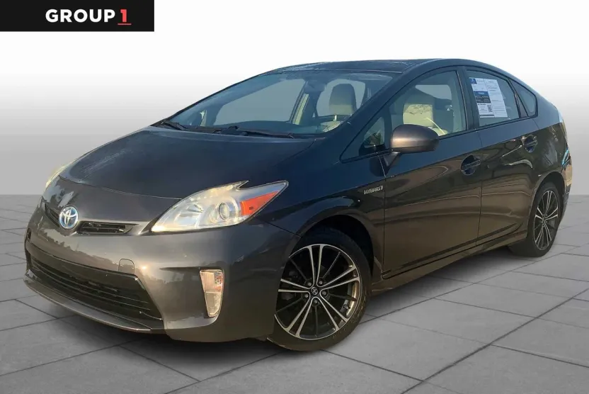 2012 Toyota Prius Two photo 1