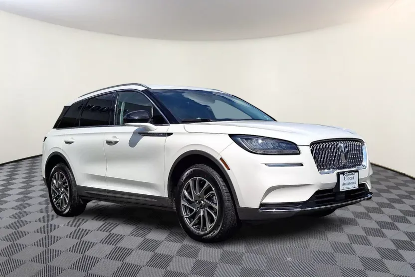 2021 Lincoln Corsair Standard photo 1