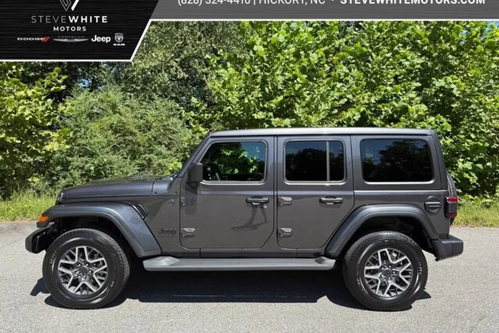 2025 Jeep Wrangler Sahara photo 1