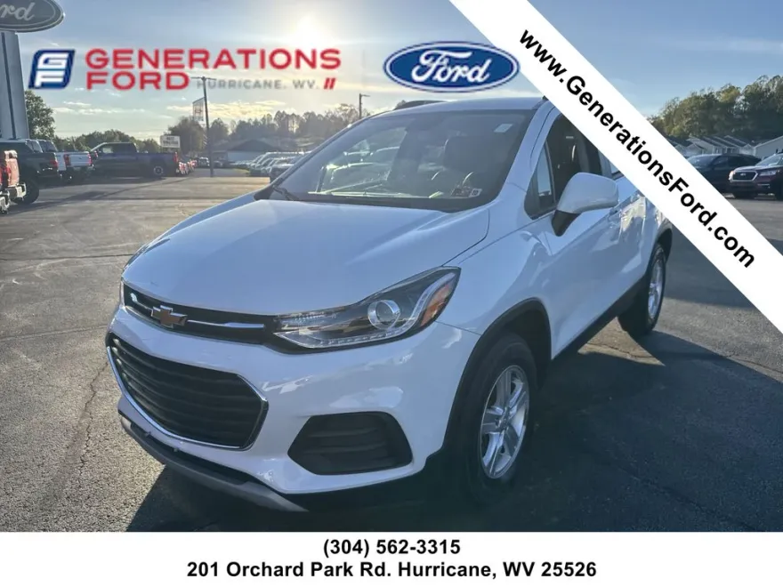 2022 Chevrolet Trax LT photo 1