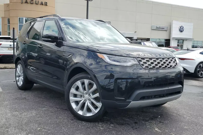 2024 Land Rover Discovery S photo 1