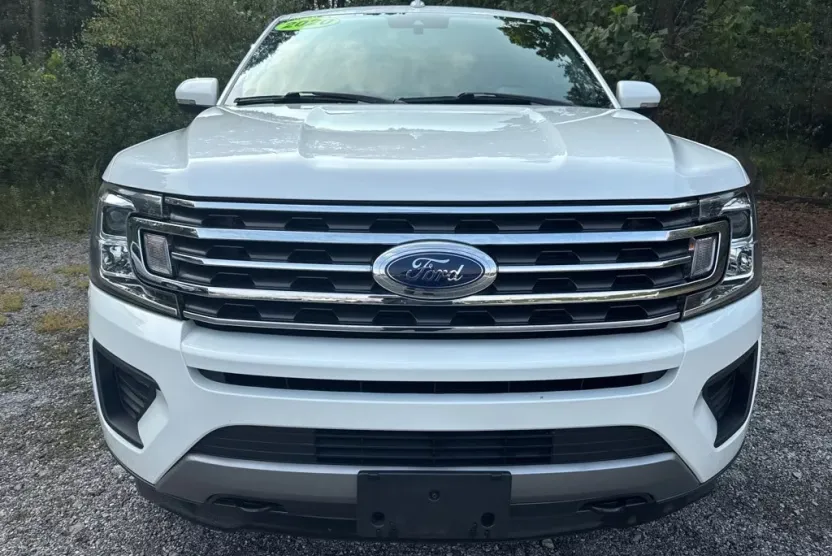 2020 Ford Expedition XLT photo 1