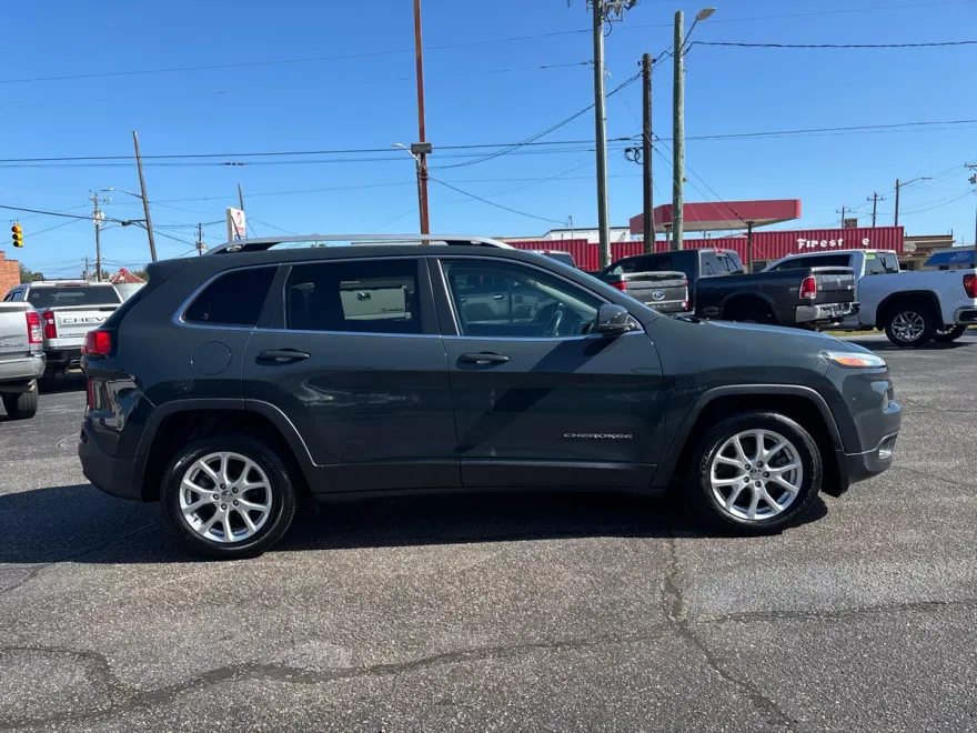 2018 Jeep Cherokee Latitude photo 1