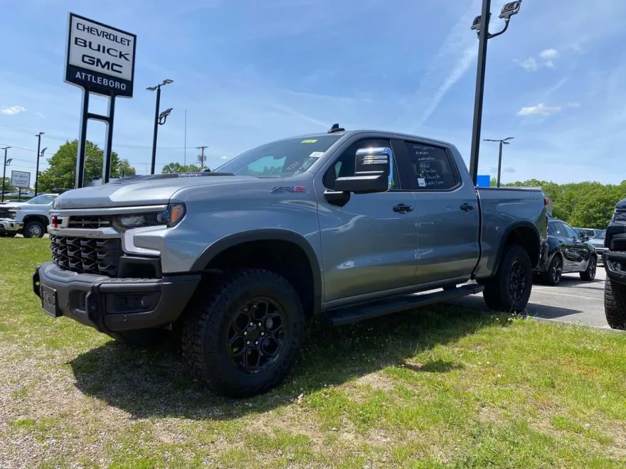 2024 Chevrolet Silverado 1500 ZR2 photo 1