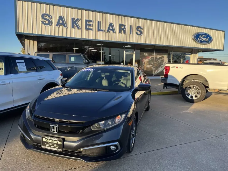 2019 Honda Civic EX photo 1