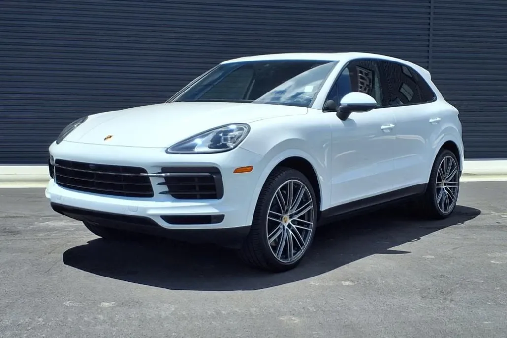 2023 Porsche Cayenne Base photo 1