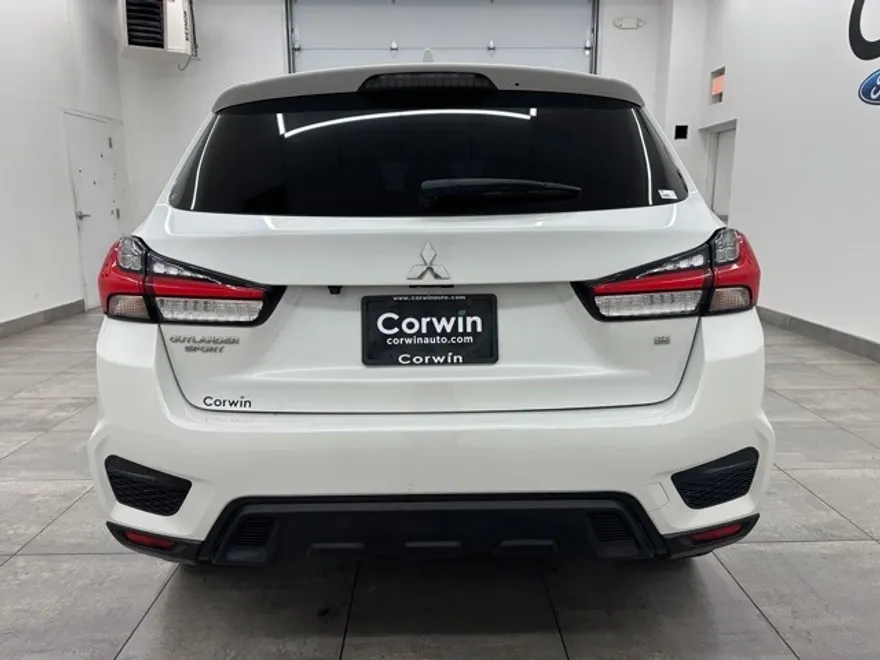 2021 Mitsubishi Outlander Sport SE photo 1