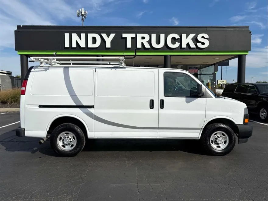 2021 Chevrolet Express 3500 Cargo photo 1