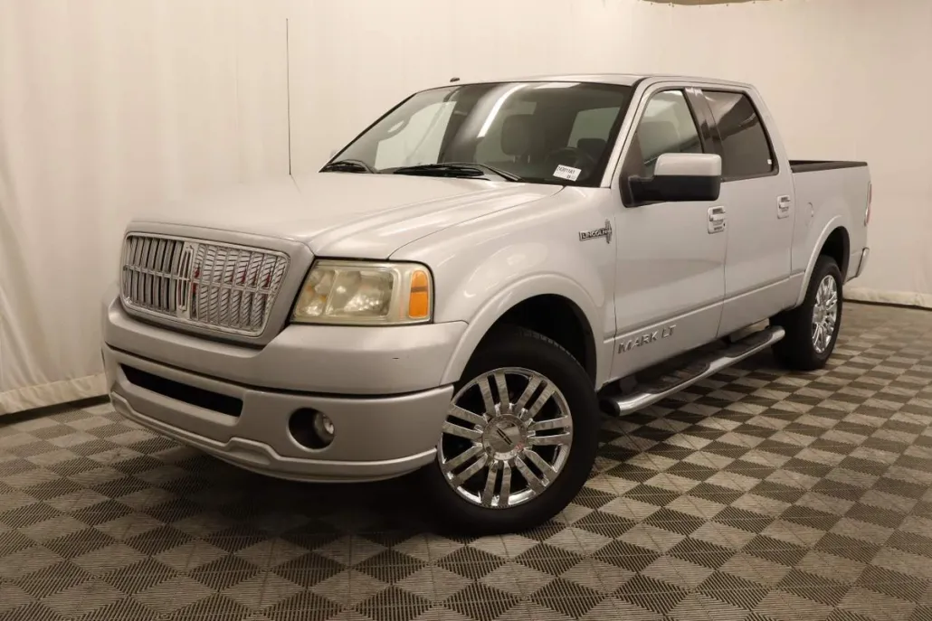 2007 Lincoln Mark LT photo 1