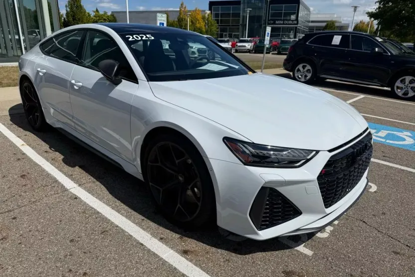 2025 Audi RS 7 Performance Base photo 1