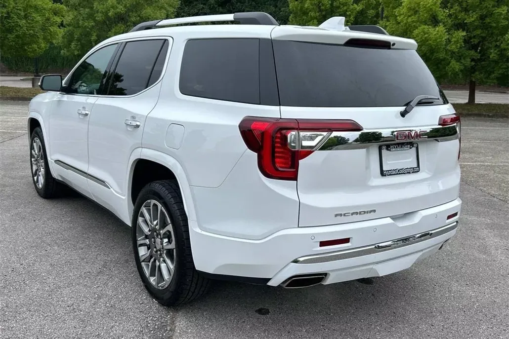 2022 Gmc Acadia Denali photo 1