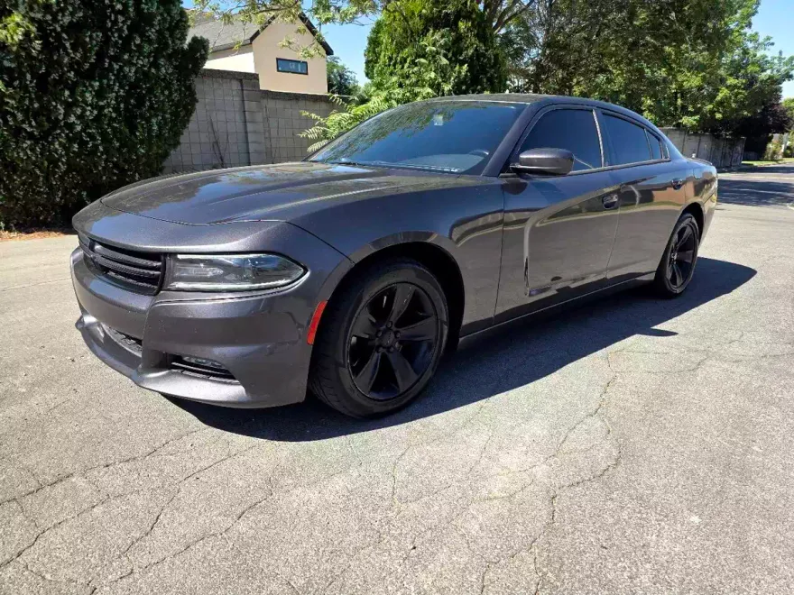 2017 Dodge Charger R/T photo 1
