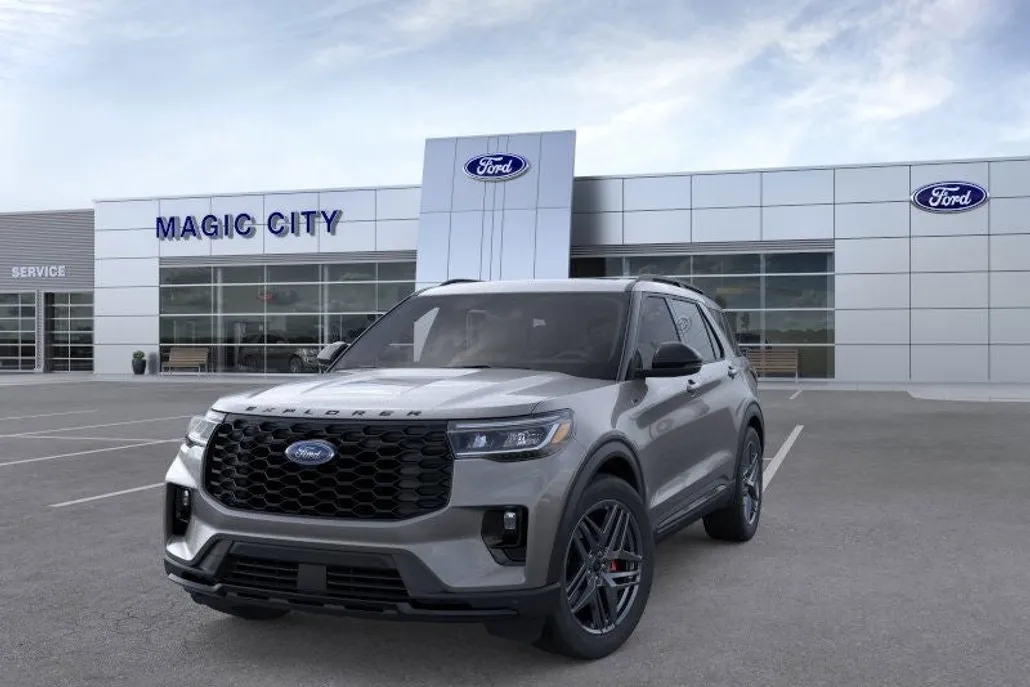 2025 Ford Explorer ST-Line photo 1