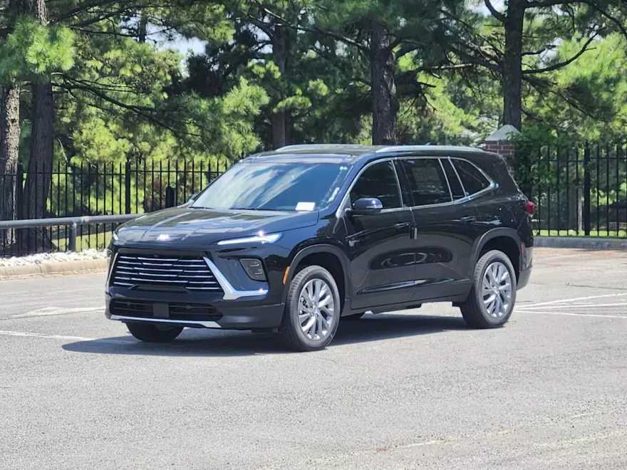 2026 Buick Enclave Preferred photo 1