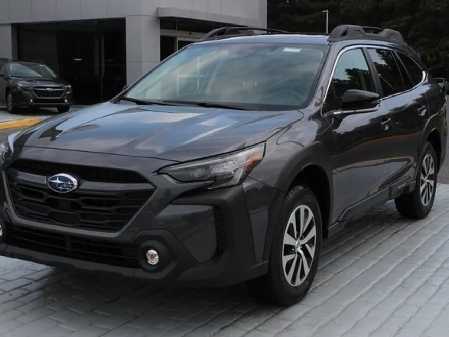 2025 Subaru Outback Premium photo 1