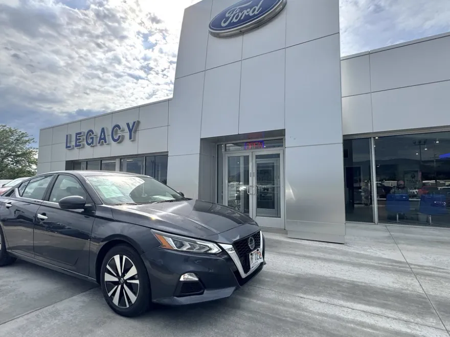 2022 Nissan Altima 2.5 SV photo 1