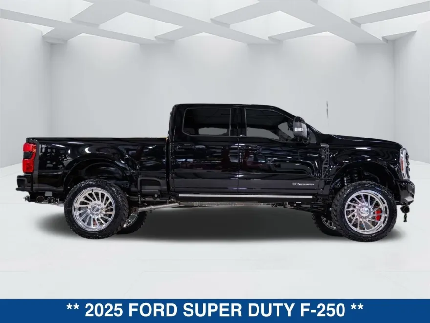 2025 Ford F-250 Platinum photo 1