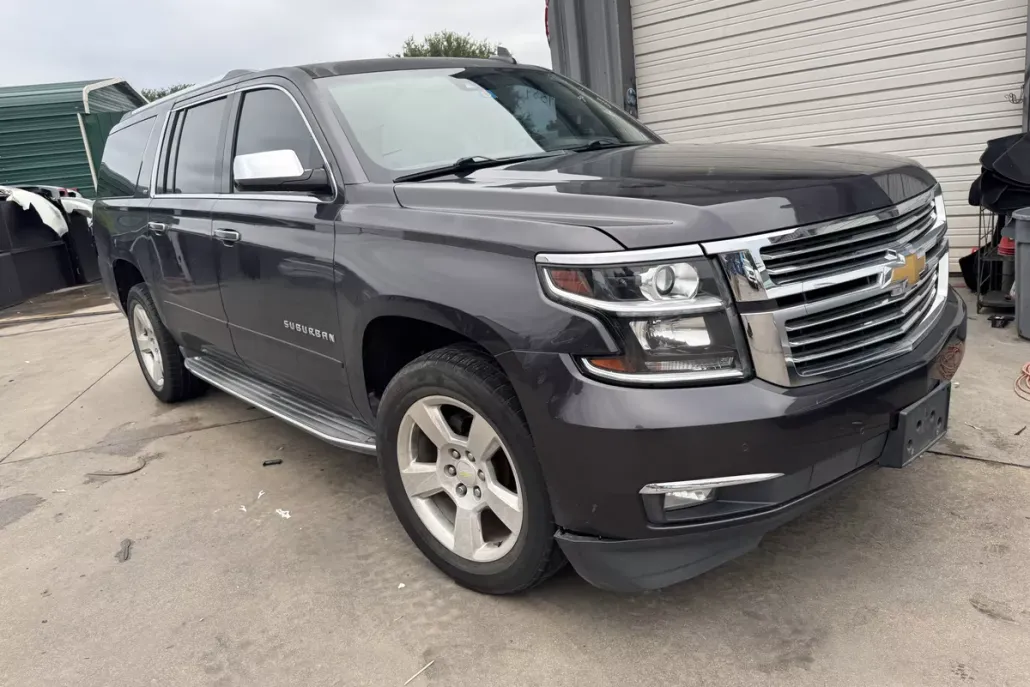 2016 Chevrolet Suburban LTZ photo 1
