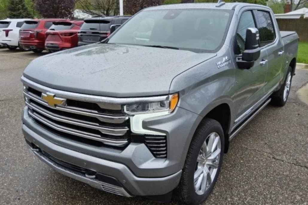 2024 Chevrolet Silverado 1500 High Country photo 1