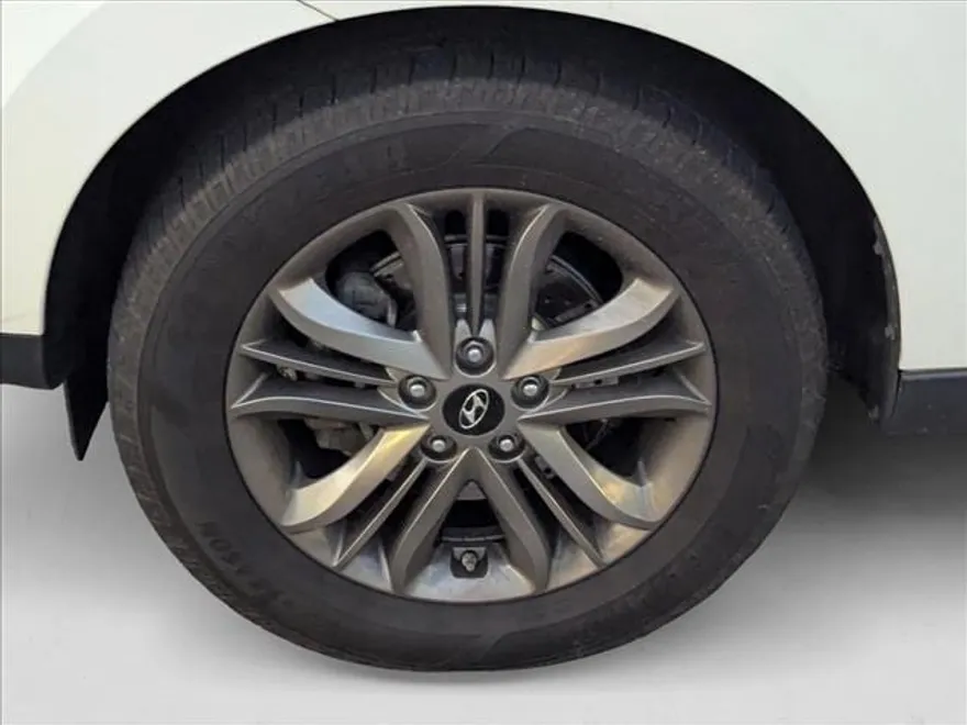 2014 Hyundai Tucson SE photo 1