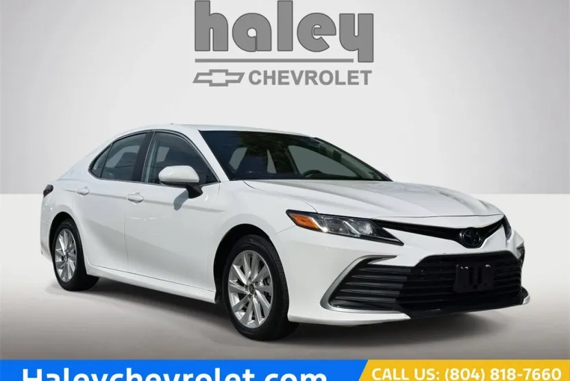2024 Toyota Camry LE photo 1