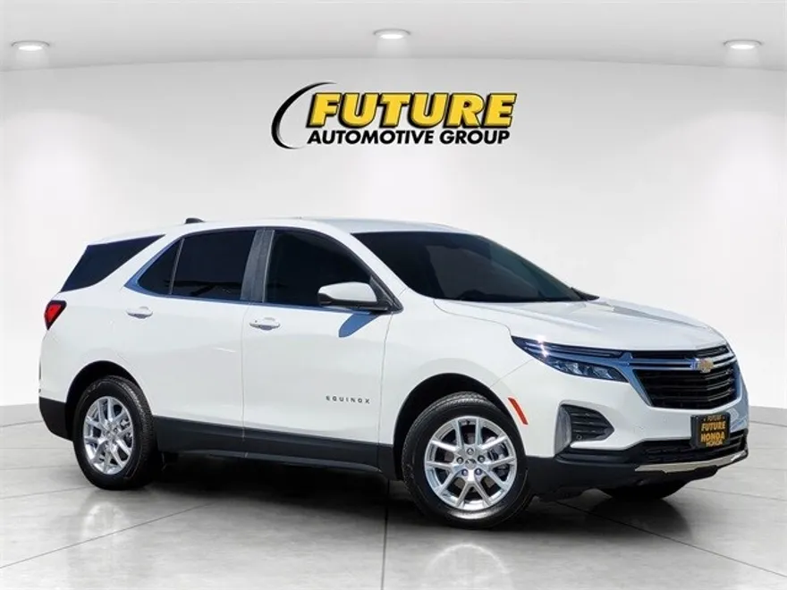 2024 Chevrolet Equinox LT photo 1
