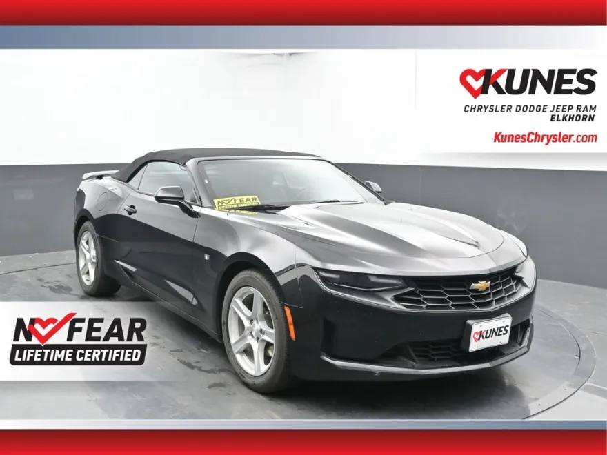 2023 Chevrolet Camaro 1LT photo 1