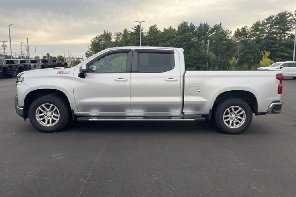 2022 Chevrolet Silverado 1500 LT photo 1
