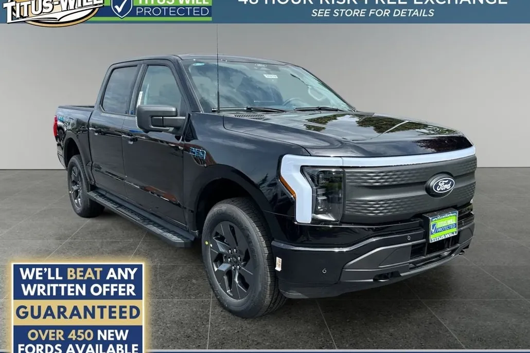 2025 Ford F-150 Lightning photo 1