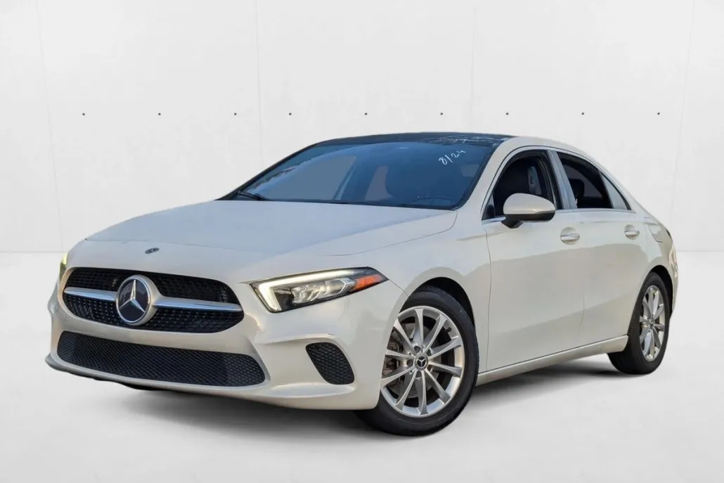 2020 Mercedes Benz A 220 photo 1