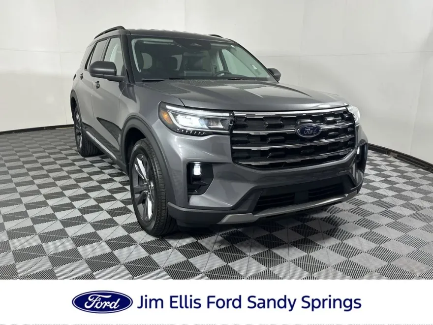 2025 Ford Explorer photo 1