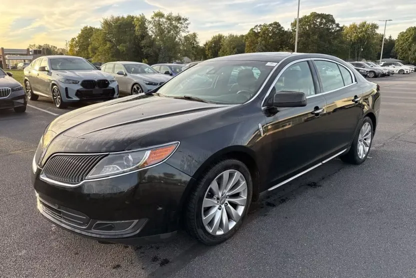 2015 Lincoln MKS photo 1