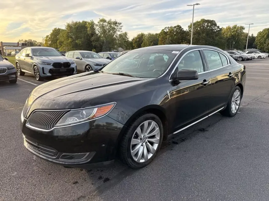 2015 Lincoln MKS photo 1