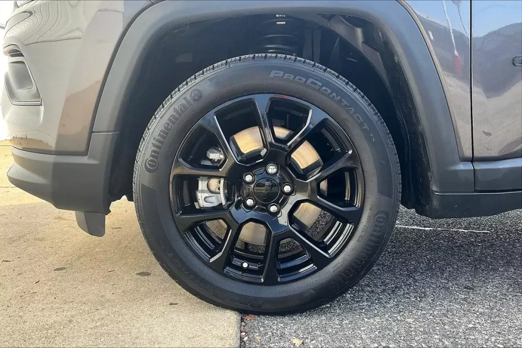 2023 Jeep Compass Altitude photo 1