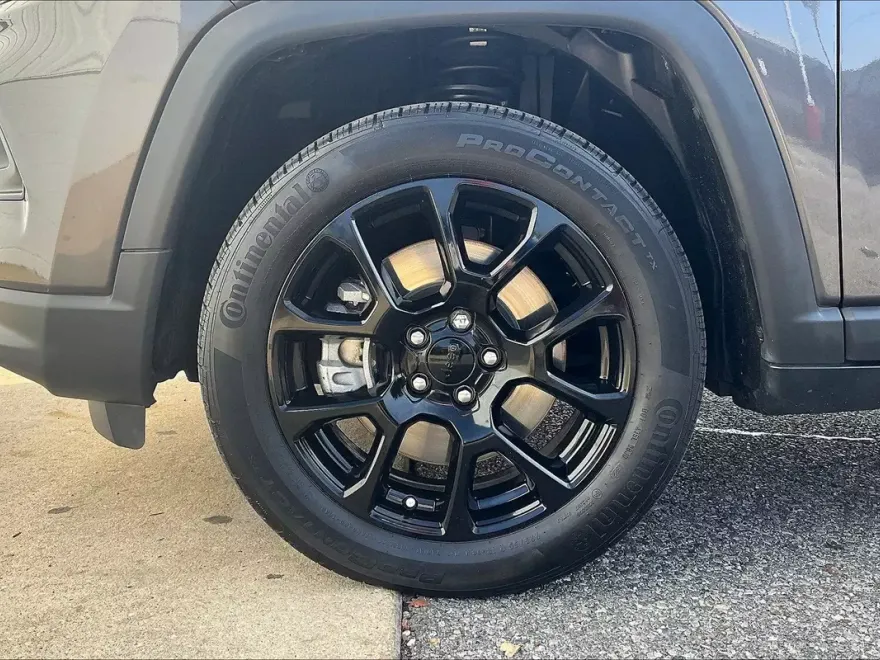 2023 Jeep Compass Altitude photo 1