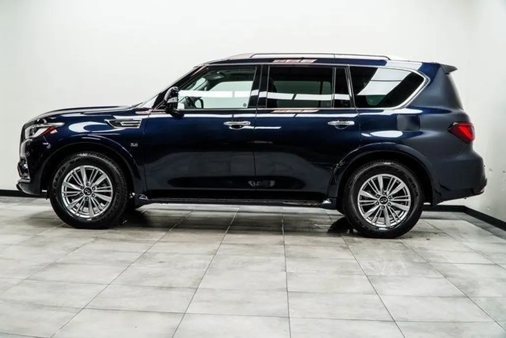 2020 Infiniti QX80 Luxe photo 1