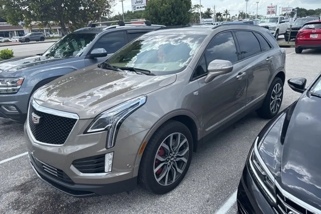 2023 Cadillac XT5 Sport photo 1