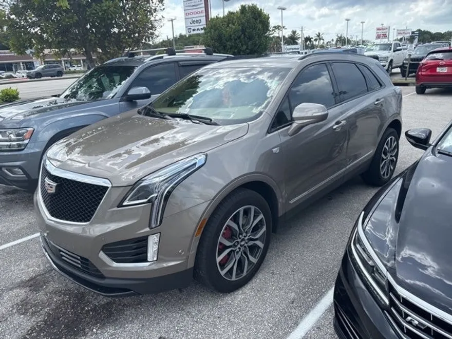 2023 Cadillac XT5 Sport photo 1