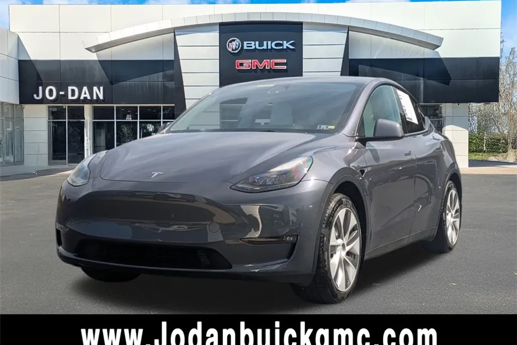 2023 Tesla Model Y Long Range photo 1